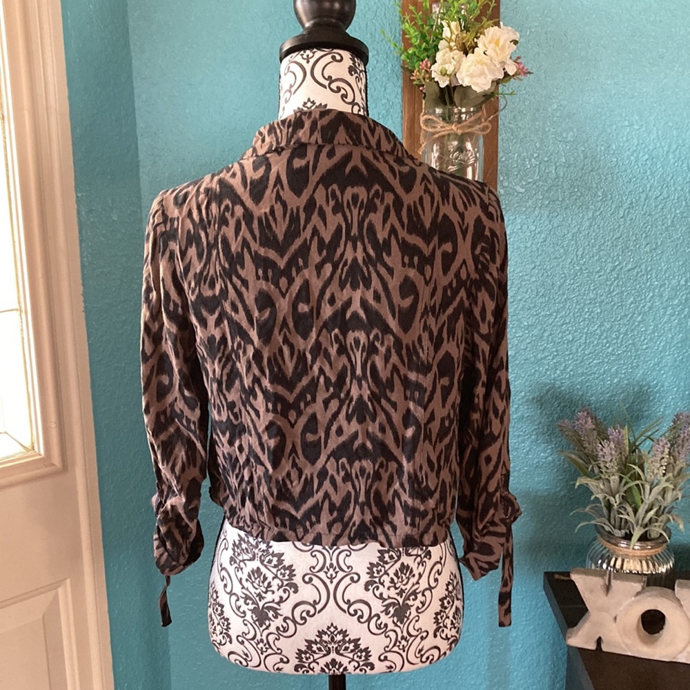 LOVE CULTURE | Women’s Open Front Cropped Cardigan - Picture 4 of 8